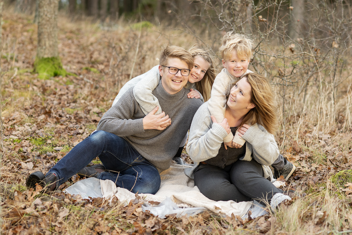 Hur gör man familjefotograferingen till en rolig stund?